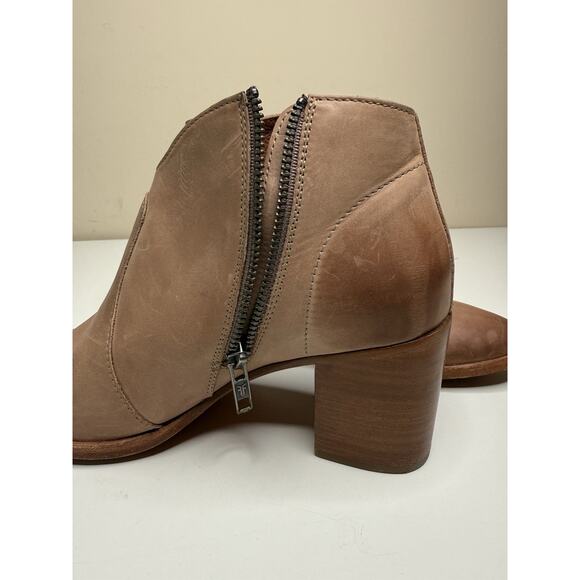 Frye Nora Ankle Bootie Womens 9 B Sand Leather Side Zip Stacked Block Heel - Picture 7 of 13